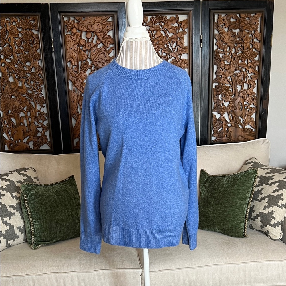 Amazon Essentials Women's Light Blue Crew Neck Sweater